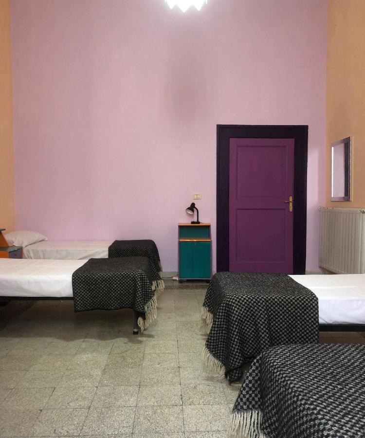 6 Small Rooms Naples Exterior photo