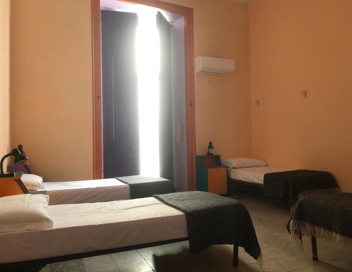 6 Small Rooms Naples Exterior photo