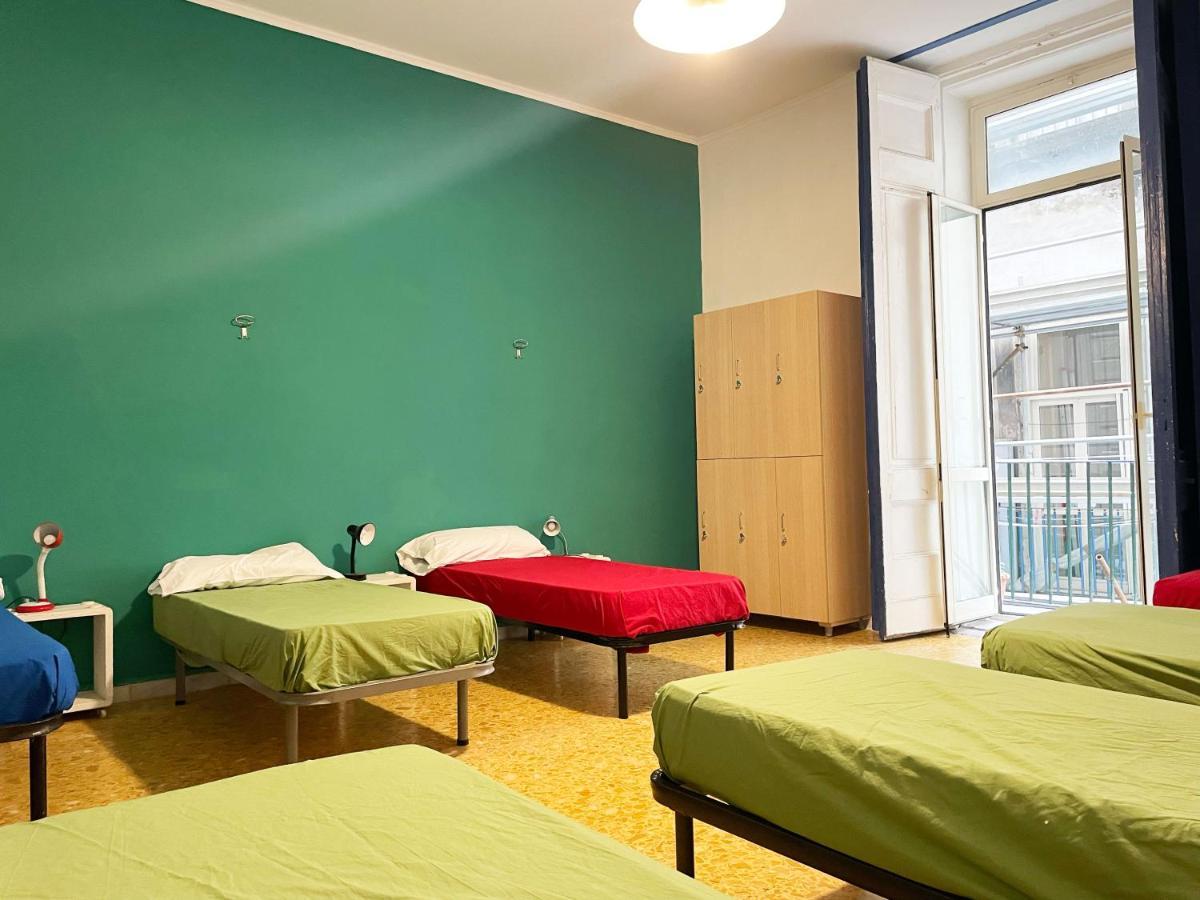 6 Small Rooms Naples Exterior photo